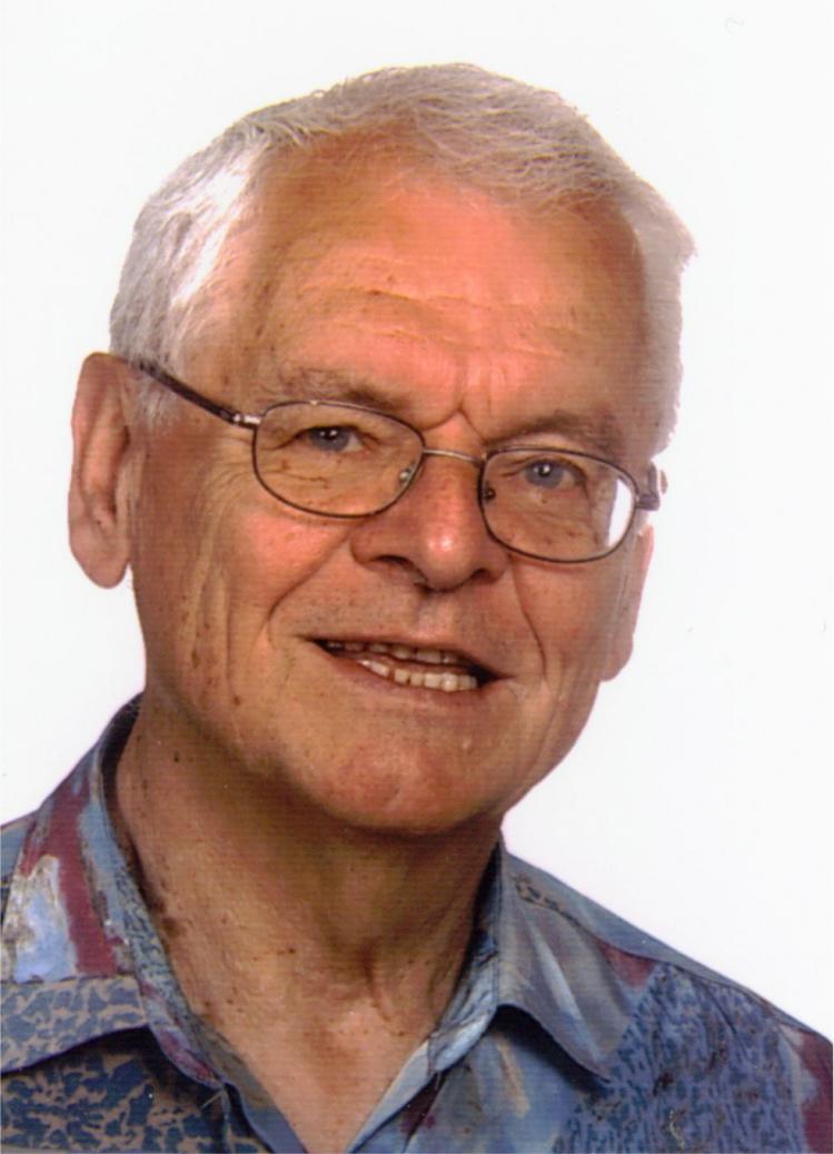 Robert Heeb 1937 in Bern geboren, jetzt in Allschwil in der Schweiz wohnend, widmete sich im Studium und im anschließenden Berufsleben ganz der Musik. - autorenbildheeb_0